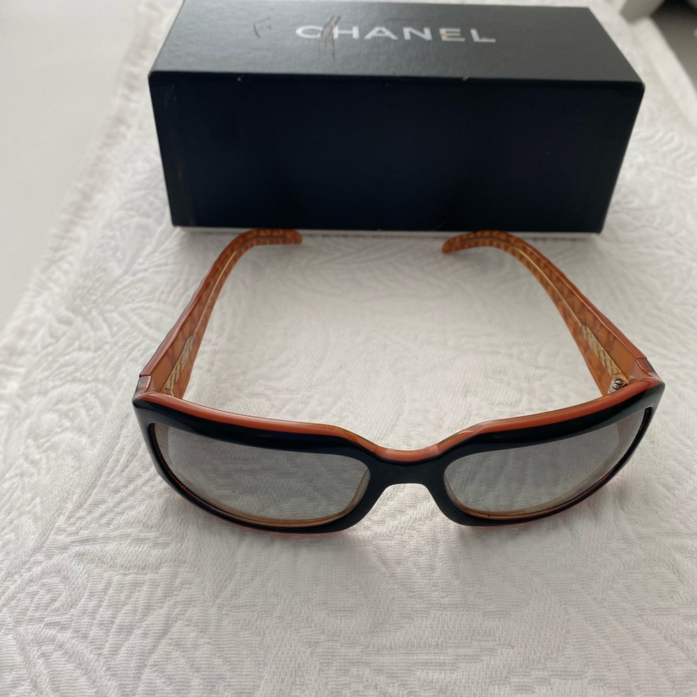 CHANEL Black Sunglasses - Picture 7 of 8